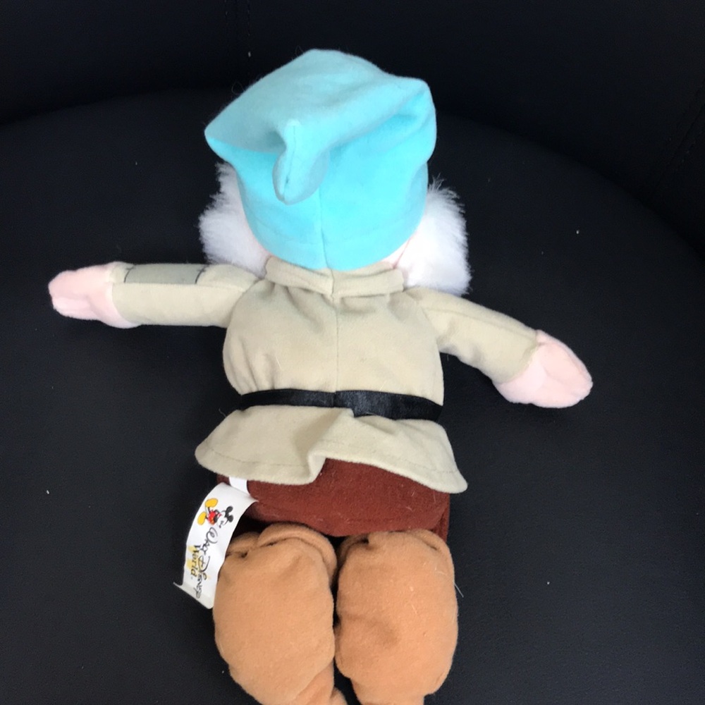 Disney Snow White Sleepy dwarf stuffy - Picture 4 of 6